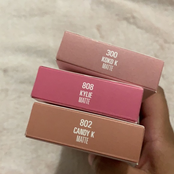 Kylie Cosmetics Lip Kit- Set of 3 - Picture 3 of 6